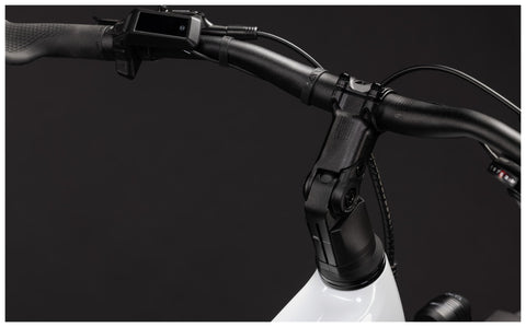 Touring Hybrid ONE 600 metallicwhite´n´chrome Diamant