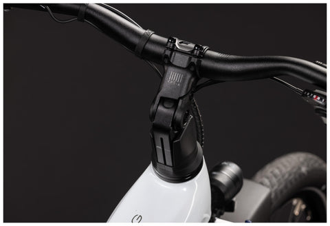 Touring Hybrid ONE 600 metallicwhite´n´chrome Trapez