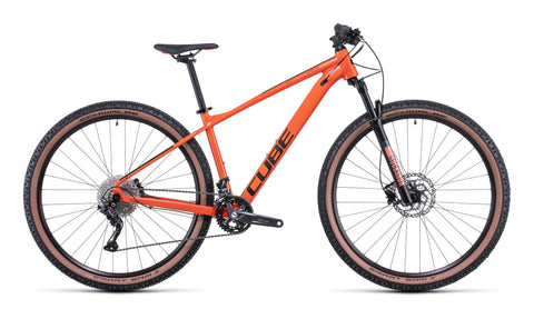 Attention burntorange´n´black Diamant