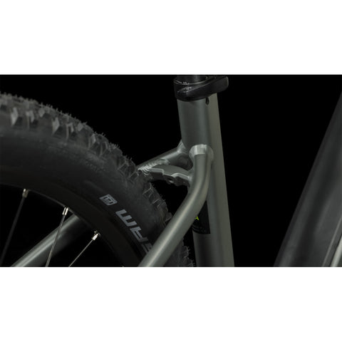 Reaction Hybrid Pro 750