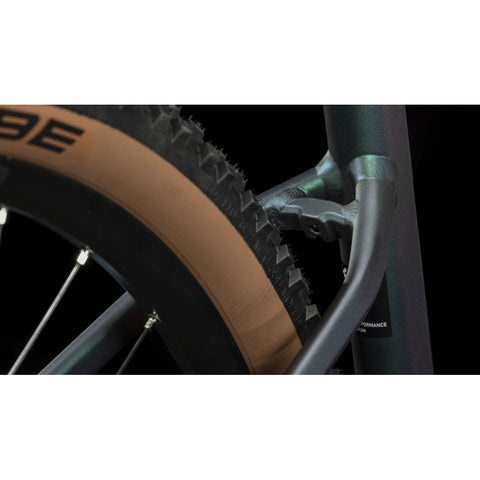 Reaction Hybrid SLT 750