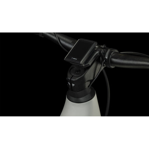 Reaction Hybrid SLT 750