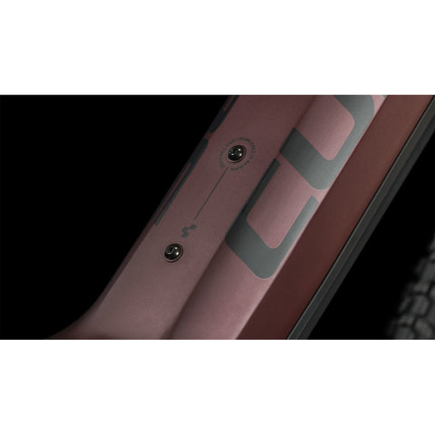 Reaction Hybrid SLX 750