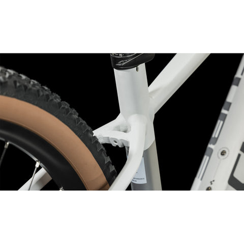 Reaction Hybrid SLX 750